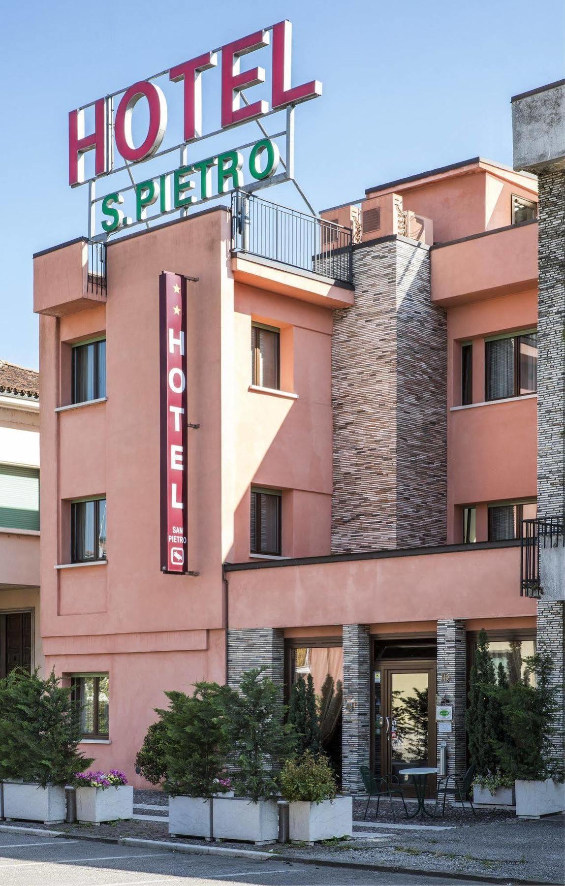 Hotel San Pietro Виллафранка-ди-Верона Экстерьер фото